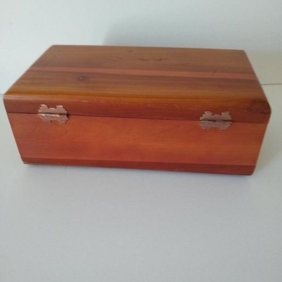 Lane Mini Cedar Wood Keepsake Box Richmond, Va. - Picture 5 of 8